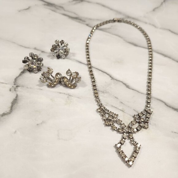 Vintage Rhinestone Necklace & 2 Pairs Of Clip-On Earrings Jewelry Set Silver-Ton - Picture 3 of 7